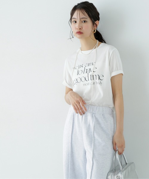 N.(N. Natural Beauty Basic)(エヌエヌナチュラルビューティーベーシック)の「タイポグラフィコンパクトロゴT(Tシャツ/カットソー・レディース・オフホワイト/ベージュ/ピンク・MEDIUM)」の4枚目の写真