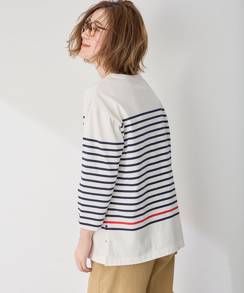 Petit Honfleur（プチオンフルール）の「【接触冷感・UVカット】オーガニックコットンボーダーTシャツ（Tシャツ/カットソー・レディース・ネイビー/ホワイト・M/L）」の6枚目の写真