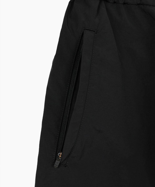 LAD MUSICIAN（ラッドミュージシャン）の「NYLON TUSSER WIDE FLARE PANTS（その他パンツ・メンズ・ブラック・42/46/44）」の3枚目の写真
