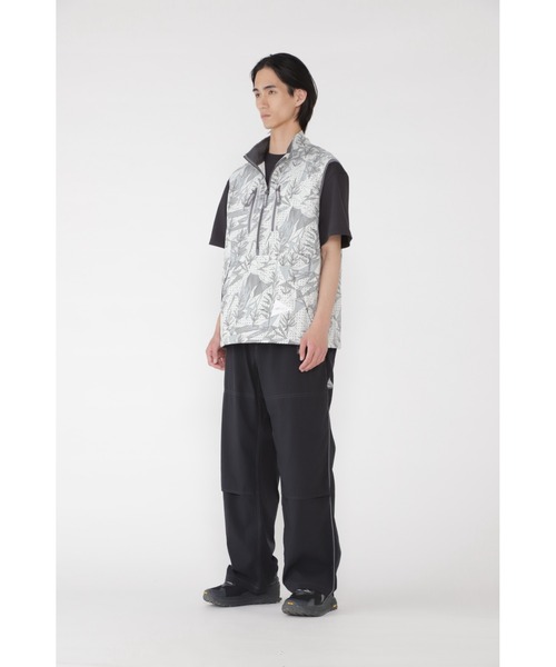 and wander（アンドワンダー）の「NYLON DOUBLE KNEE PANT｜ナイロンダブルニーパンツ（その他パンツ・メンズ・ブラック/ライトグレー/グリーン・M/XXL/S/XL/L）」の2枚目の写真