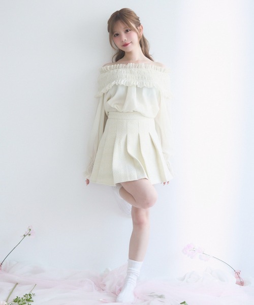 TITTY&CO.（ティティーアンドコー）の「シャーリングフリルオフショルトップス（シャツ/ブラウス・レディース・イエロー/ピンク/ホワイト/ブラック・FREE）」の8枚目の写真