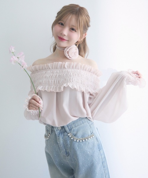 TITTY&CO.（ティティーアンドコー）の「シャーリングフリルオフショルトップス（シャツ/ブラウス・レディース・イエロー/ピンク/ホワイト/ブラック・FREE）」の12枚目の写真