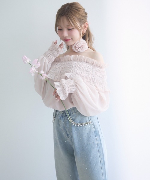 TITTY&CO.（ティティーアンドコー）の「シャーリングフリルオフショルトップス（シャツ/ブラウス・レディース・イエロー/ピンク/ホワイト/ブラック・FREE）」の13枚目の写真