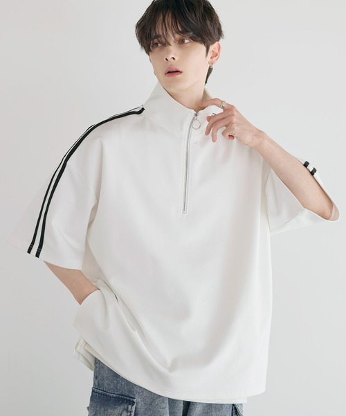 LILL（リル）の「サイドスリットコットンポンチビッグシルエットシルケットライク5分袖ドレープハーフジップカットソー（Tシャツ/カットソー・メンズ・ホワイト×ブラック/ブラック/ブルーグレー/ブルー系/ホワイト/ブラック×ホワイト・S/M/L/XL）」の2枚目の写真