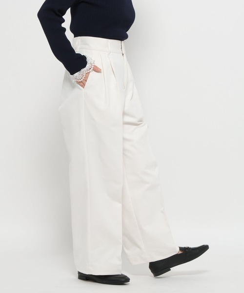 GLOBAL WORK（グローバルワーク）の「高山直子さんコラボ/タックワイドチノパンツ/EiiS/289617（チノパンツ・レディース・ベージュ/アイボリー/ブラック・X-SMALL/SMALL/MEDIUM/LARGE）」の18枚目の写真