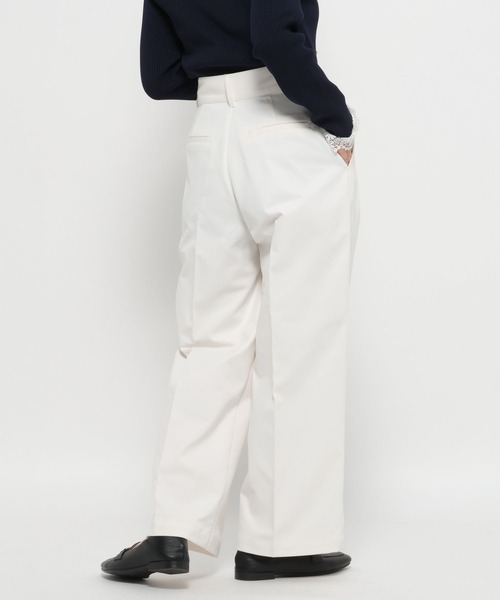 GLOBAL WORK（グローバルワーク）の「高山直子さんコラボ/タックワイドチノパンツ/EiiS/289617（チノパンツ・レディース・ベージュ/アイボリー/ブラック・X-SMALL/SMALL/MEDIUM/LARGE）」の19枚目の写真