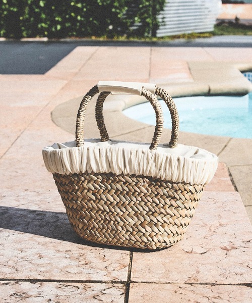 Andemiu（アンデミュウ）の「カガリカゴBAG252335（かごバッグ・レディース・ベージュ×ブラック/ベージュ系その他・FREE）」の2枚目の写真