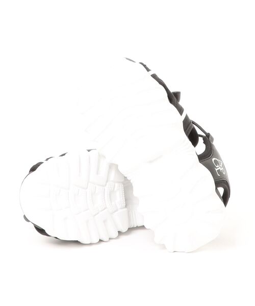 ANAP GｉRL（アナップガール）の「【ANAP GIRL】厚底スポーティサンダル（サンダル・キッズ・ホワイト/ブラック・19.0cm/20.0cm/21.0cm/22.0cm/23.0cm/24.0cm）」の4枚目の写真