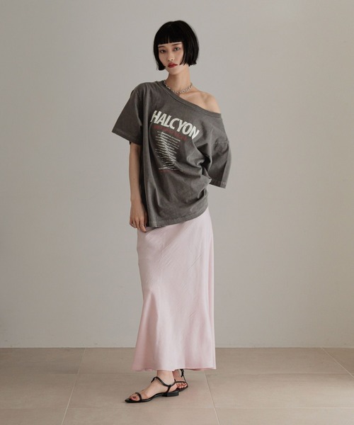 LOWRYS FARM（ローリーズファーム）の「2WAYﾛｺﾞTEE　452592（Tシャツ/カットソー・レディース・パープル/オフホワイト/チャコールグレー・LONG/SHORT）」の4枚目の写真