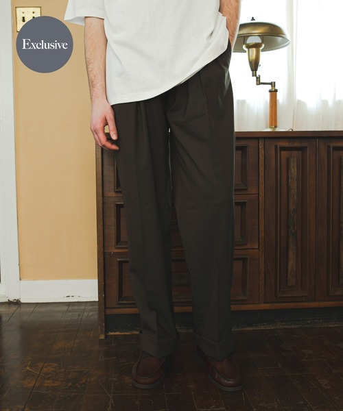BROOKS BROTHERS（ブルックスブラザーズ）の「『別注』BROOKS BROTHERS×UR　TWO INTUCK TROUSERS（その他パンツ・メンズ・ブラック/ネイビー/ブラウン・30/32）」の3枚目の写真