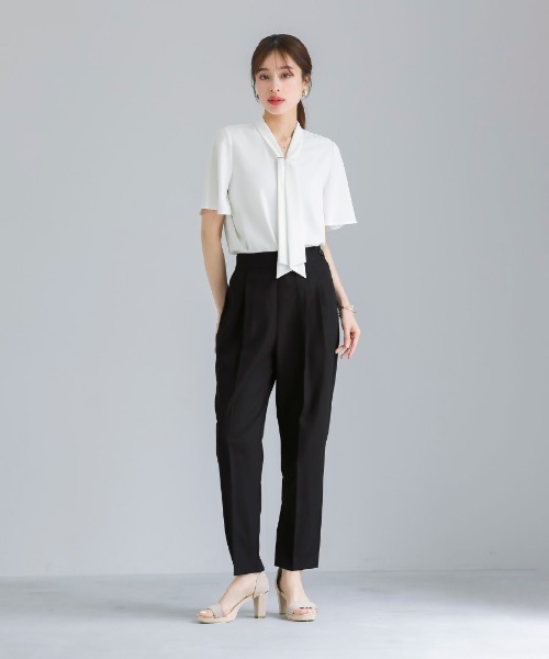 WHITE JOOLA（ホワイトジョーラ）の「洗濯機OK・接触冷感【 ドライタッチ♪サマーパンツ 】クリスピーメランジ・センタープレス入りテーパードパンツ（スラックス・レディース・ブラック/モカ・M/L）」の7枚目の写真