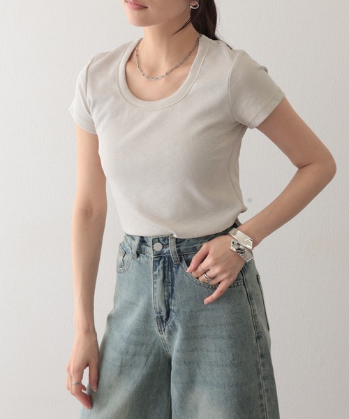 Lace Ladies(レースレディース)の「ラウンドネック バック カットアウト 半袖 Tシャツ(Tシャツ/カットソー・レディース・グレイッシュベージュ/グレー/グリーン/ホワイト/ブラック・FREE)」の4枚目の写真