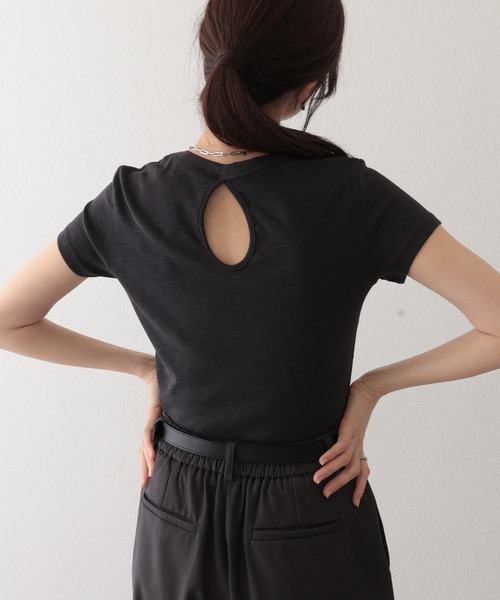 Lace Ladies(レースレディース)の「ラウンドネック バック カットアウト 半袖 Tシャツ(Tシャツ/カットソー・レディース・グレイッシュベージュ/グレー/グリーン/ホワイト/ブラック・FREE)」の22枚目の写真