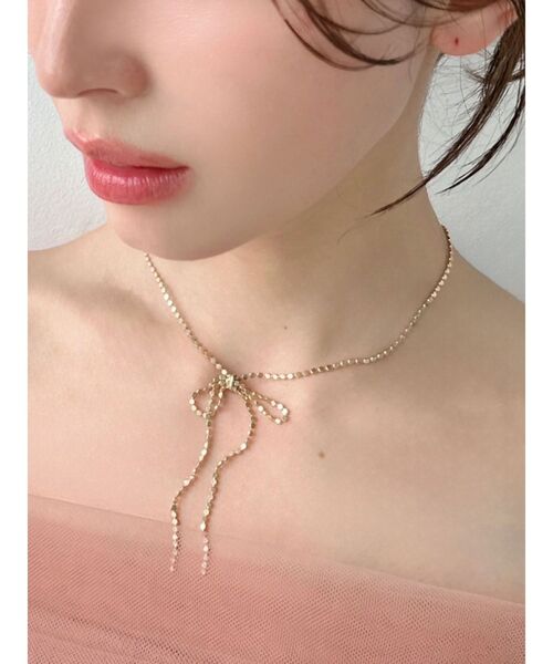 RESEXXY(リゼクシー)の「シャイニーリボンネックレス(ネックレス・レディース・シルバー/ゴールド・FREE)」の1枚目の写真
