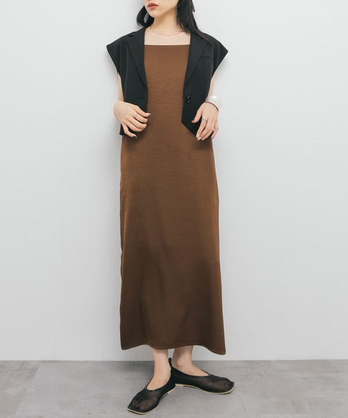 KBF（ケイビーエフ）の「サテンキャミワンピース（ワンピース・レディース・ベージュ/ネイビー/ブラウン・ONE）」の13枚目の写真