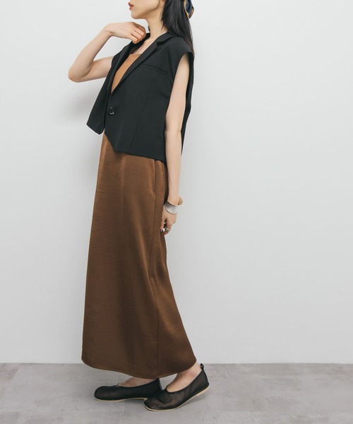 KBF（ケイビーエフ）の「サテンキャミワンピース（ワンピース・レディース・ベージュ/ネイビー/ブラウン・ONE）」の14枚目の写真