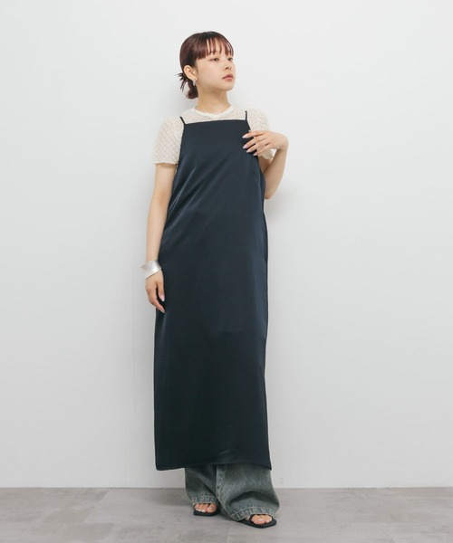 KBF（ケイビーエフ）の「サテンキャミワンピース（ワンピース・レディース・ベージュ/ネイビー/ブラウン・ONE）」の21枚目の写真