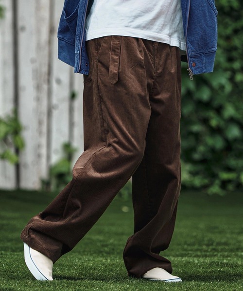 CAMBIO(カンビオ)の「mp13803- Belted Corduroy Two Tuck Wide Pants コーデュロイワイドパンツ(その他パンツ・メンズ・ブラック/ネイビー/ブラウン・S/M/L)」の2枚目の写真