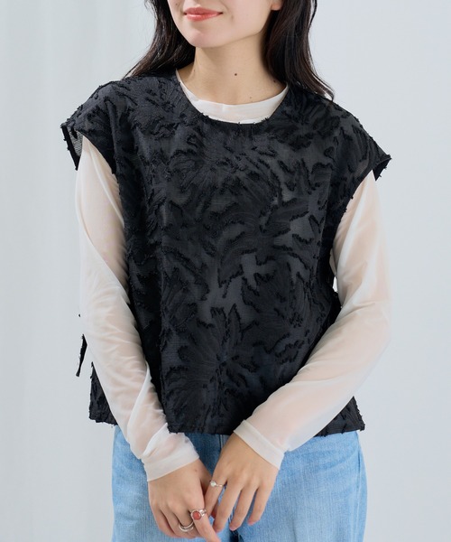 MAGASIN DE MODE Chou Chou（マガジンデモードシュシュ）の「【MAGASIN DE MODE Chou Chou】フリンジジャガードサイドリボンブラウス XNN（シャツ/ブラウス・レディース・アイボリー/ブラック・FREE）」の2枚目の写真