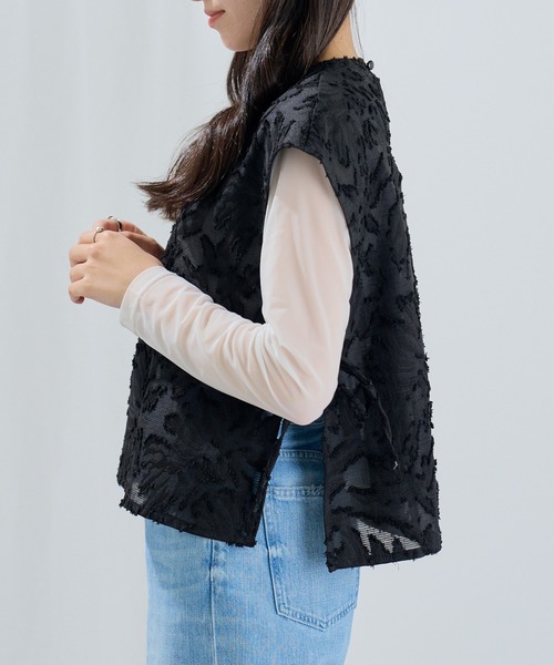 MAGASIN DE MODE Chou Chou（マガジンデモードシュシュ）の「【MAGASIN DE MODE Chou Chou】フリンジジャガードサイドリボンブラウス XNN（シャツ/ブラウス・レディース・アイボリー/ブラック・FREE）」の11枚目の写真