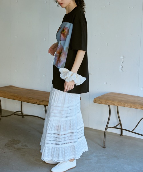 Libra Cue(リブラ キュー)の「フラワープリントTシャツ(Tシャツ/カットソー・レディース・ブラック/ホワイト・FREE)」の15枚目の写真