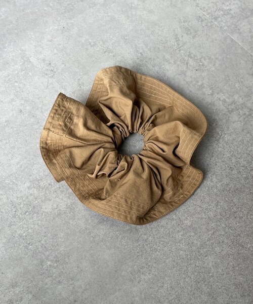 DouDou（ドゥドゥ）の「ビッグシュシュ（シュシュ・レディース・モカ/ライトベージュ/ブラック・FREE）」の11枚目の写真