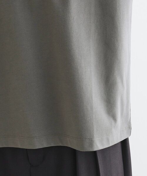 tk.TAKEO KIKUCHI（ティーケータケオキクチ）の「【接触冷感・抗菌・UVカット機能】フレンドリークールカットソー（Tシャツ/カットソー・メンズ・ホワイト/ブラック/チャコールグレー・01/02/03）」の5枚目の写真