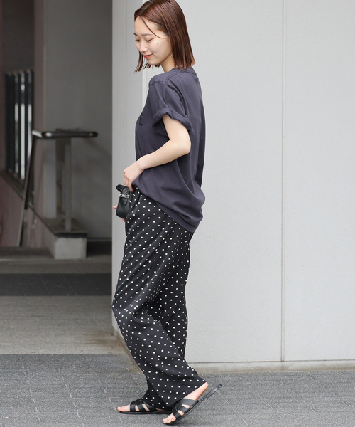 JOURNAL STANDARD relume(ジャーナルスタンダード レリューム)の「《WEB限定再入荷!》甘すぎない柄で大人可愛い!ランダムドットイージータックパンツ(その他パンツ・レディース・ブラック・FREE)」の3枚目の写真