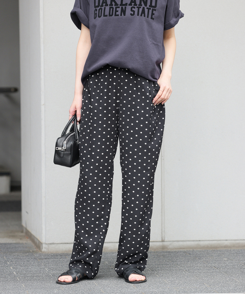 JOURNAL STANDARD relume(ジャーナルスタンダード レリューム)の「《WEB限定再入荷!》甘すぎない柄で大人可愛い!ランダムドットイージータックパンツ(その他パンツ・レディース・ブラック・FREE)」の6枚目の写真