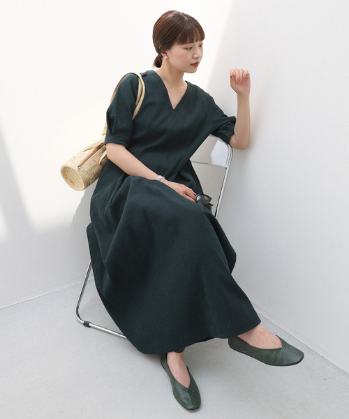 IENA(イエナ)の「《WEB限定/追加2》B. サッカーVネックワンピース(ワンピース・レディース・グリーン・40/38/36)」の8枚目の写真