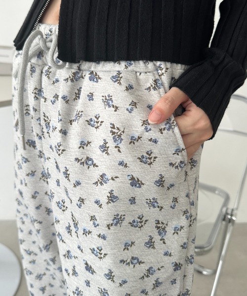 CLEA（クレア）の「小花柄プリントスウェットパンツ（スウェットパンツ・レディース・グレー/ライトグレー・FREE）」の13枚目の写真
