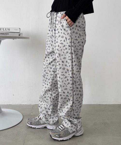 CLEA（クレア）の「小花柄プリントスウェットパンツ（スウェットパンツ・レディース・グレー/ライトグレー・FREE）」の11枚目の写真