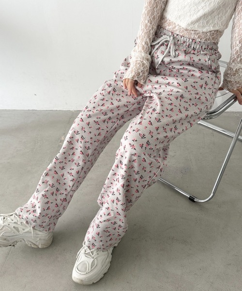 CLEA（クレア）の「小花柄プリントスウェットパンツ（スウェットパンツ・レディース・グレー/ライトグレー・FREE）」の9枚目の写真