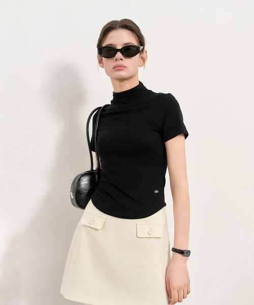 GENERAL IDEA（ジェネラルアイデア）の「GENERAL IDEA/ジェネラルアイディア mock neck slim half t shirts サマートップス（Tシャツ/カットソー・レディース・ブラック/アイボリー/ベージュ・L/S/M）」の3枚目の写真