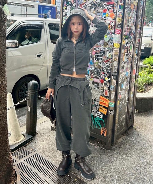 ACLENT（アクレント）の「ピグメントコンパクトジップフーディー（パーカー・レディース・ライトグレー/ベージュ/ブラック・FREE）」の4枚目の写真