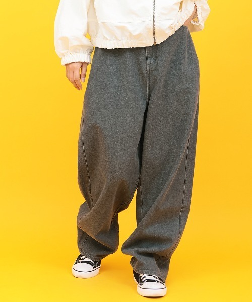 チチカカ(チチカカ)の「Orale! カラーバレルパンツ(デニムパンツ・レディース・レッド/カーキ/グレー・FREE)」の2枚目の写真