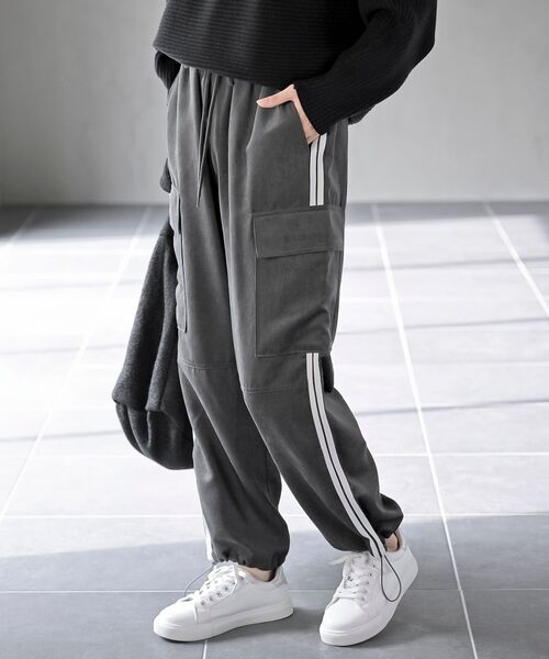 rps（アールピーエス）の「サイドライン入りカーゴパンツ（カーゴパンツ・レディース・チャコールグレー/ブラック・フリー）」の2枚目の写真