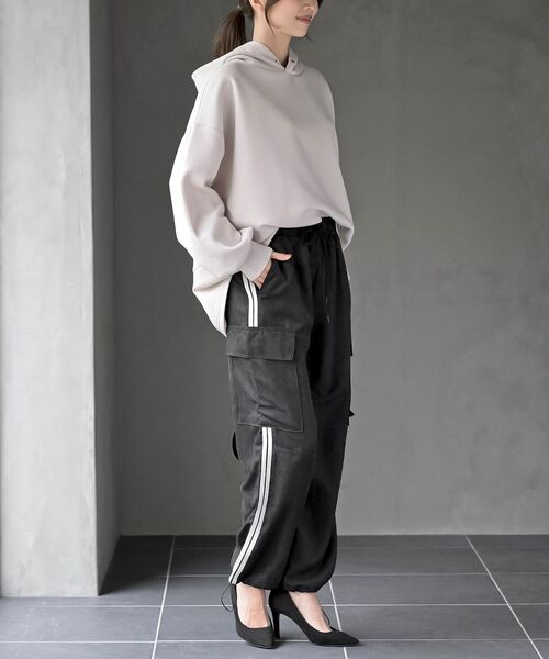 rps（アールピーエス）の「サイドライン入りカーゴパンツ（カーゴパンツ・レディース・チャコールグレー/ブラック・フリー）」の13枚目の写真