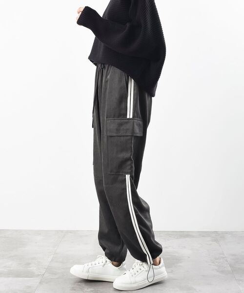 rps（アールピーエス）の「サイドライン入りカーゴパンツ（カーゴパンツ・レディース・チャコールグレー/ブラック・フリー）」の18枚目の写真