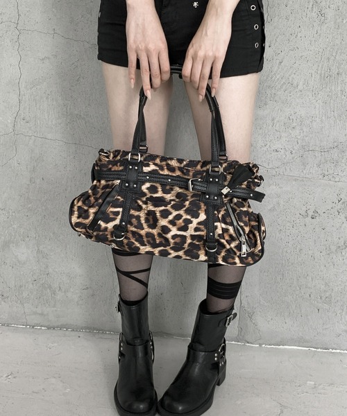 VEILA(ヴェイラ)の「レオパード柄 ワンハンドルショルダーバッグ(ハンドバッグ・レディース・ブラック/ゼブラ・フリー)」の3枚目の写真