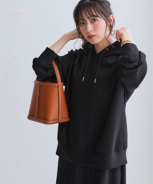 nissen（ニッセン）の「なめらかポンチ素材　プルパーカー（セットアップ可能）＜大きいサイズ有＞（パーカー・レディース・ブラック/チャコールグレー/オフホワイト/モカ・S/M/L/LL）」の5枚目の写真