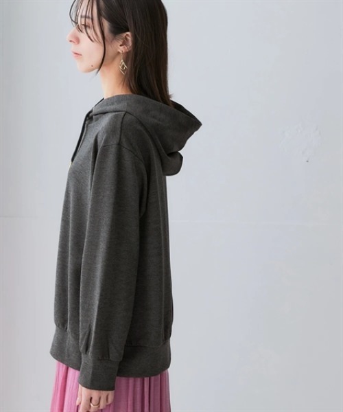 nissen（ニッセン）の「なめらかポンチ素材　プルパーカー（セットアップ可能）＜大きいサイズ有＞（パーカー・レディース・ブラック/チャコールグレー/オフホワイト/モカ・S/M/L/LL）」の8枚目の写真