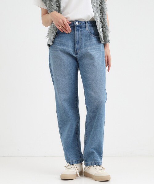 SHOO・LA・RUE（シューラルー）の「【S-LL】程よくゆったりな 柔らかデニムテーパードパンツ（デニムパンツ・レディース・ネイビー/ブラック/ライトベージュ/ブルー・01/02/03/04）」の4枚目の写真