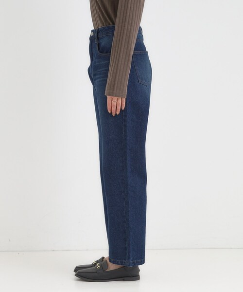 SHOO・LA・RUE（シューラルー）の「【S-LL】程よくゆったりな 柔らかデニムテーパードパンツ（デニムパンツ・レディース・ネイビー/ブラック/ライトベージュ/ブルー・01/02/03/04）」の22枚目の写真