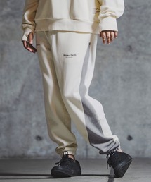 GLIMCLAP（グリムクラップ）の「mp14142-Point Graphic Sweat pants スウェットパンツ(192-059-gla-cf)（スウェットパンツ）」
