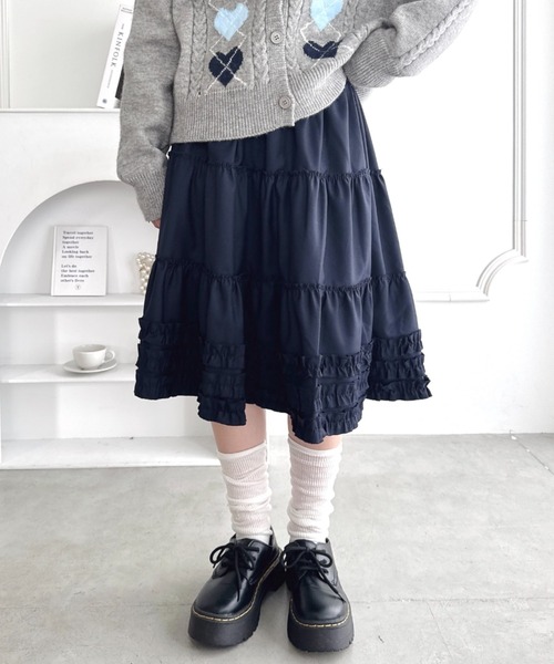 Loueme（ルエム）の「裾フリルティアードミディスカート（スカート・レディース・ネイビー/グレー/アイボリー/ブラック・FREE）」の4枚目の写真