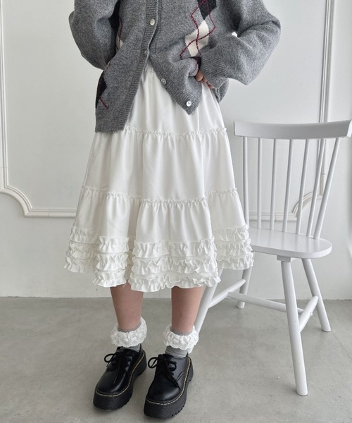 Loueme（ルエム）の「裾フリルティアードミディスカート（スカート・レディース・ネイビー/グレー/アイボリー/ブラック・FREE）」の5枚目の写真