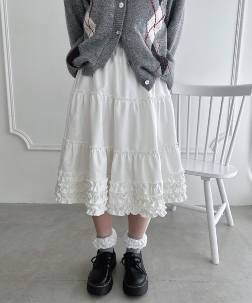 Loueme（ルエム）の「裾フリルティアードミディスカート（スカート・レディース・ネイビー/グレー/アイボリー/ブラック・FREE）」の6枚目の写真