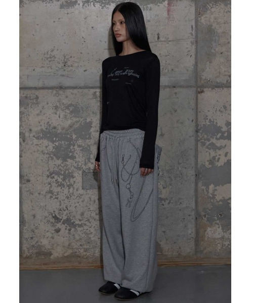 FANCY CLUB(ファンシークラブ)の「A'GEM/9 × .kom 『FANCY CLUB/ファンシークラブ』 KEYCHAIN EYELET SWEATPANTS/キーチェーン アイレット スウェットパンツ(スウェットパンツ・レディース・ブラック/ライトグレー・FREE)」の6枚目の写真