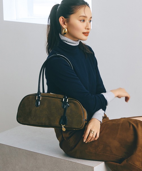 TREASURE TOPKAPI(トレジャートプカピ)の「【TREASURE TOPKAPI】スエード エナメルコンビ ワイド ボストンバッグ チャーム付き(ボストンバッグ・レディース・キャメル/カーキ・FREE)」の1枚目の写真